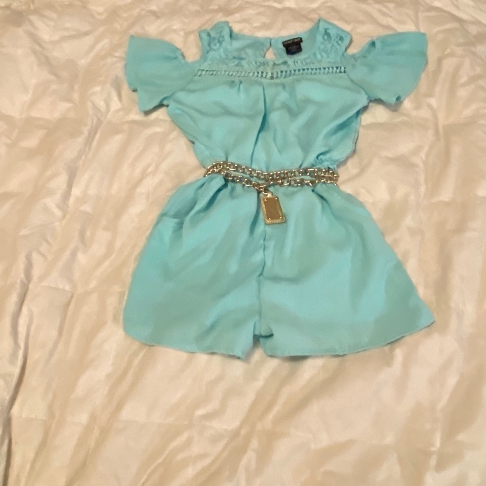 👠 Turquoise one piece with shorts